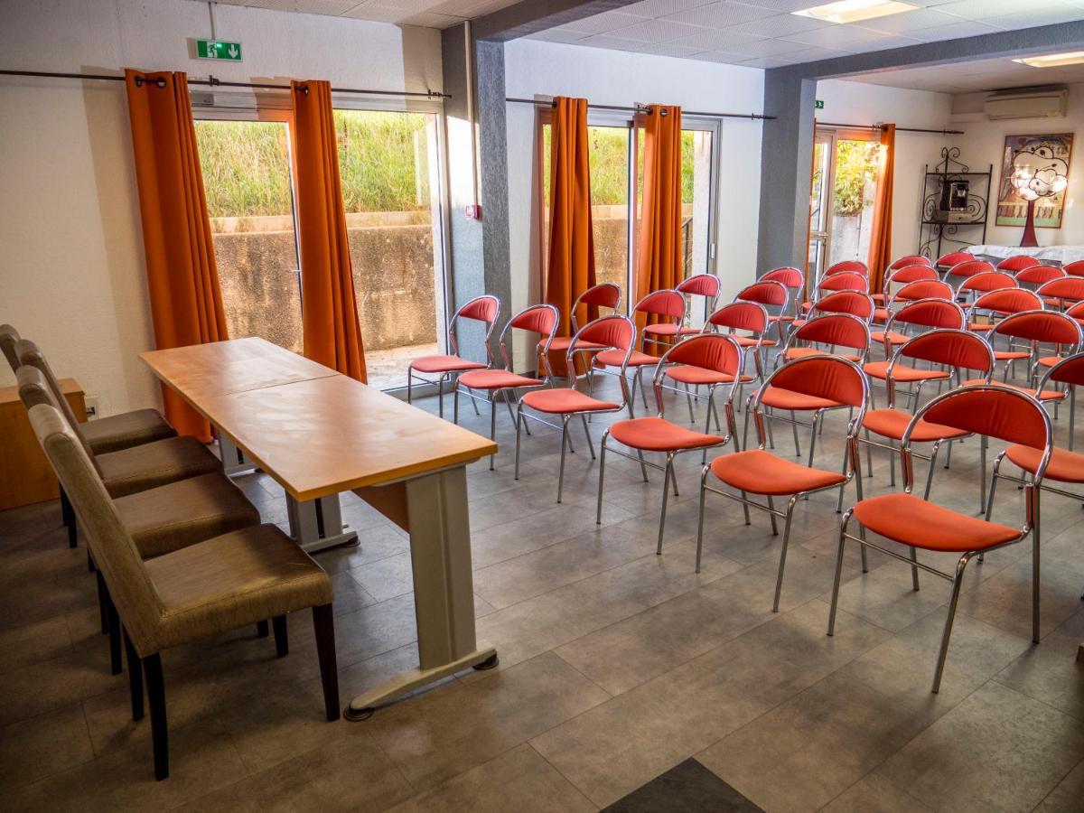 Logis Hotel Restaurant Uzes Pont Du Gard ภายนอก รูปภาพ