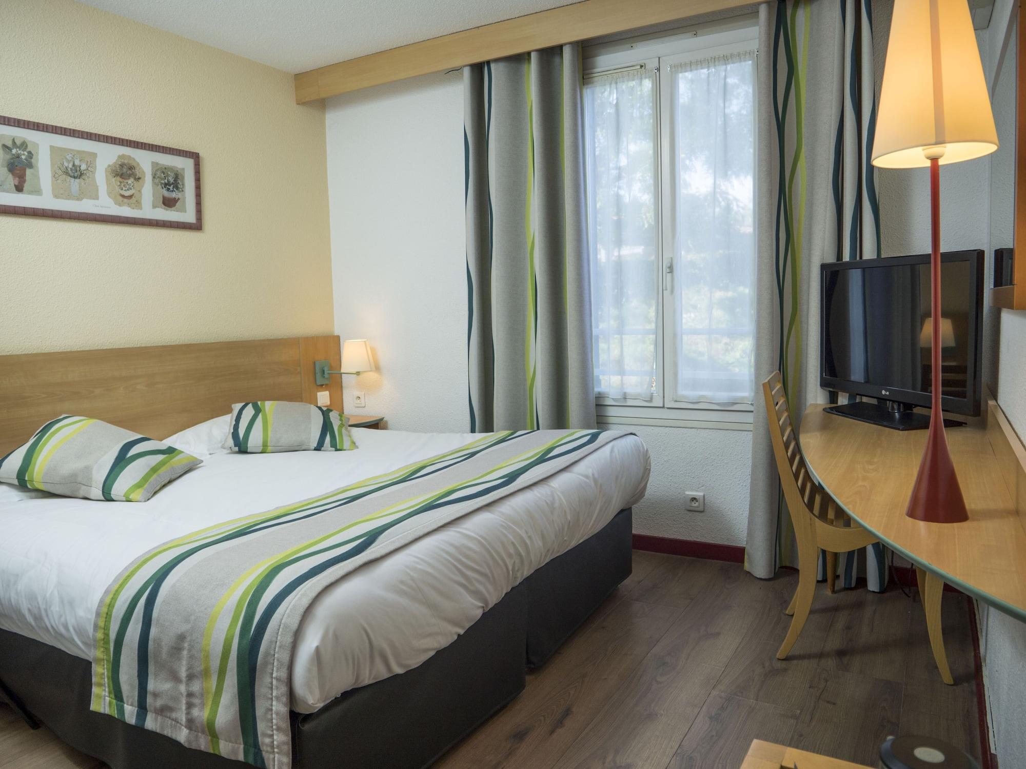 Logis Hotel Restaurant Uzes Pont Du Gard ภายนอก รูปภาพ