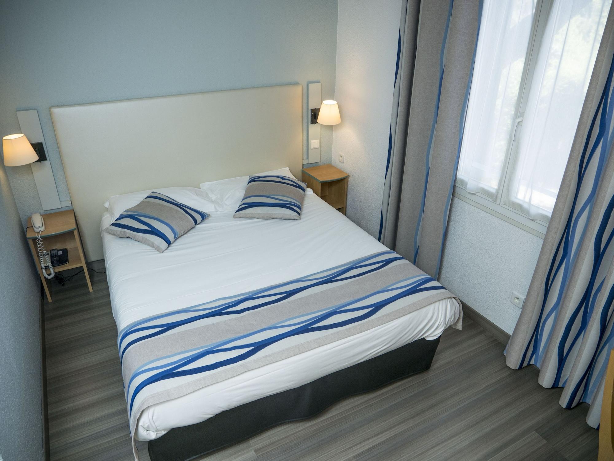 Logis Hotel Restaurant Uzes Pont Du Gard ภายนอก รูปภาพ