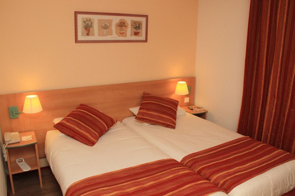 Logis Hotel Restaurant Uzes Pont Du Gard ภายนอก รูปภาพ
