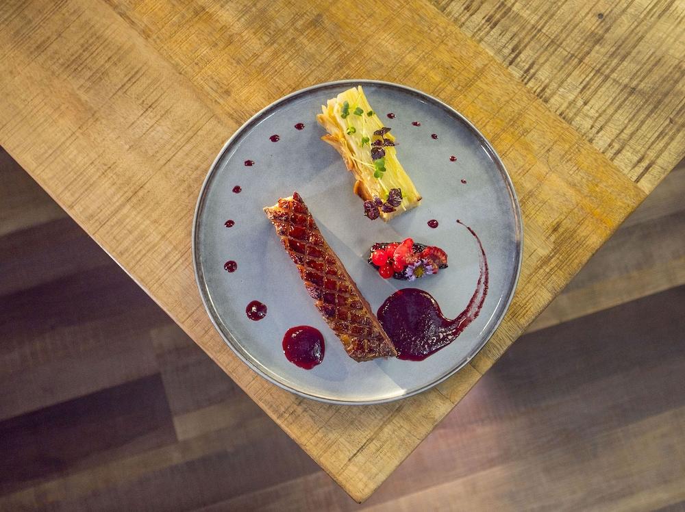 Logis Hotel Restaurant Uzes Pont Du Gard ภายนอก รูปภาพ