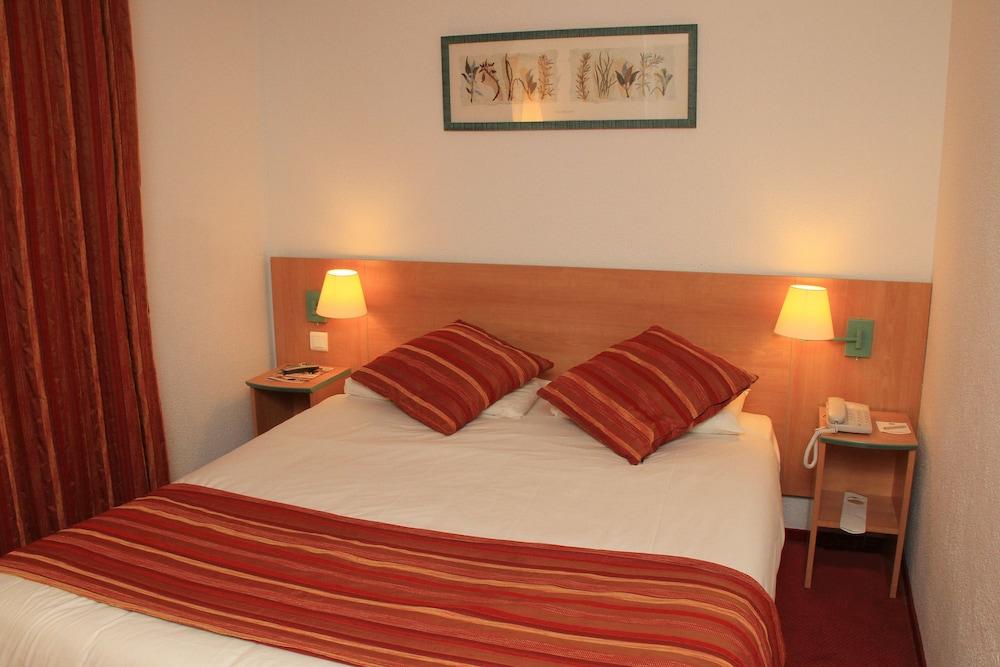 Logis Hotel Restaurant Uzes Pont Du Gard ภายนอก รูปภาพ