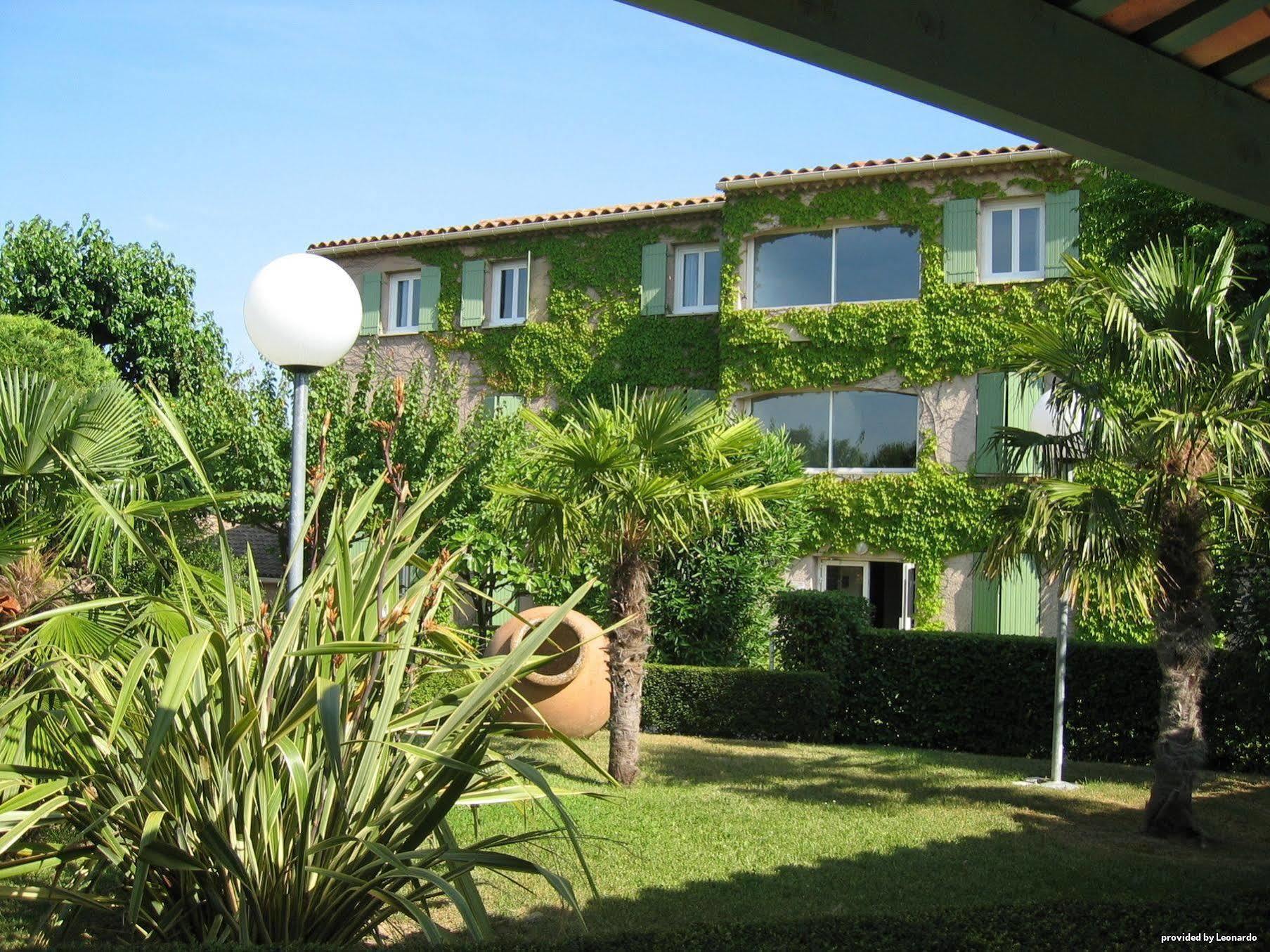 Logis Hotel Restaurant Uzes Pont Du Gard ภายนอก รูปภาพ