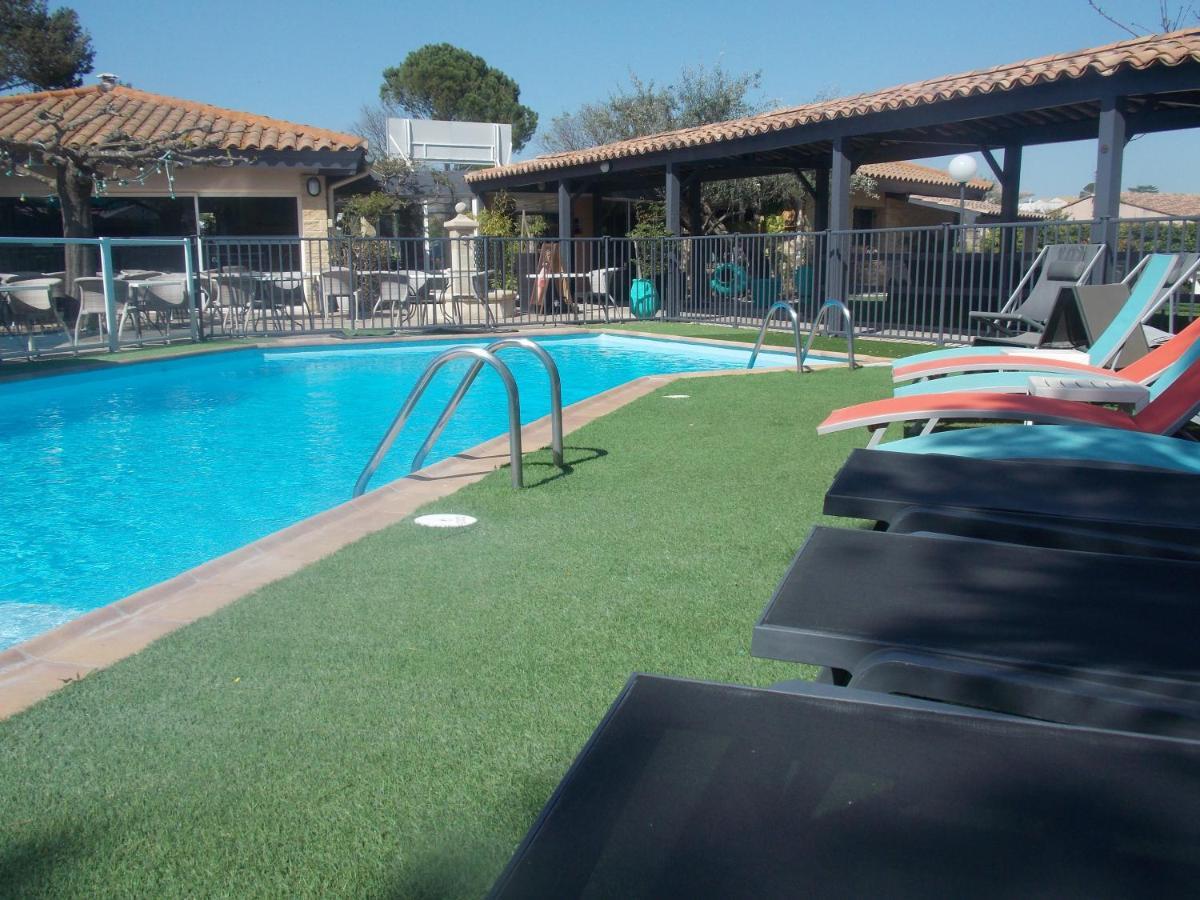 Logis Hotel Restaurant Uzes Pont Du Gard ภายนอก รูปภาพ